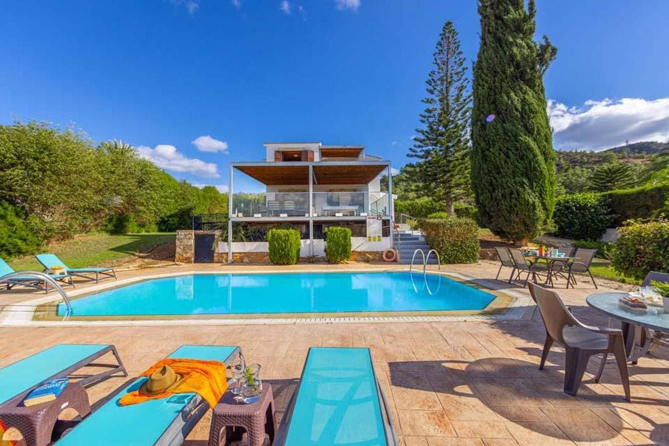 Foto 3 von 40: Villa für 6 Personen mit Garten