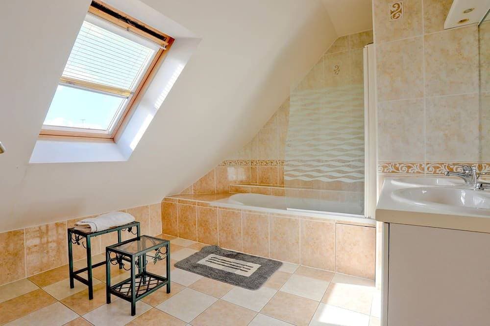 Foto 7 von 26: Beautiful home in Courtils with WiFi