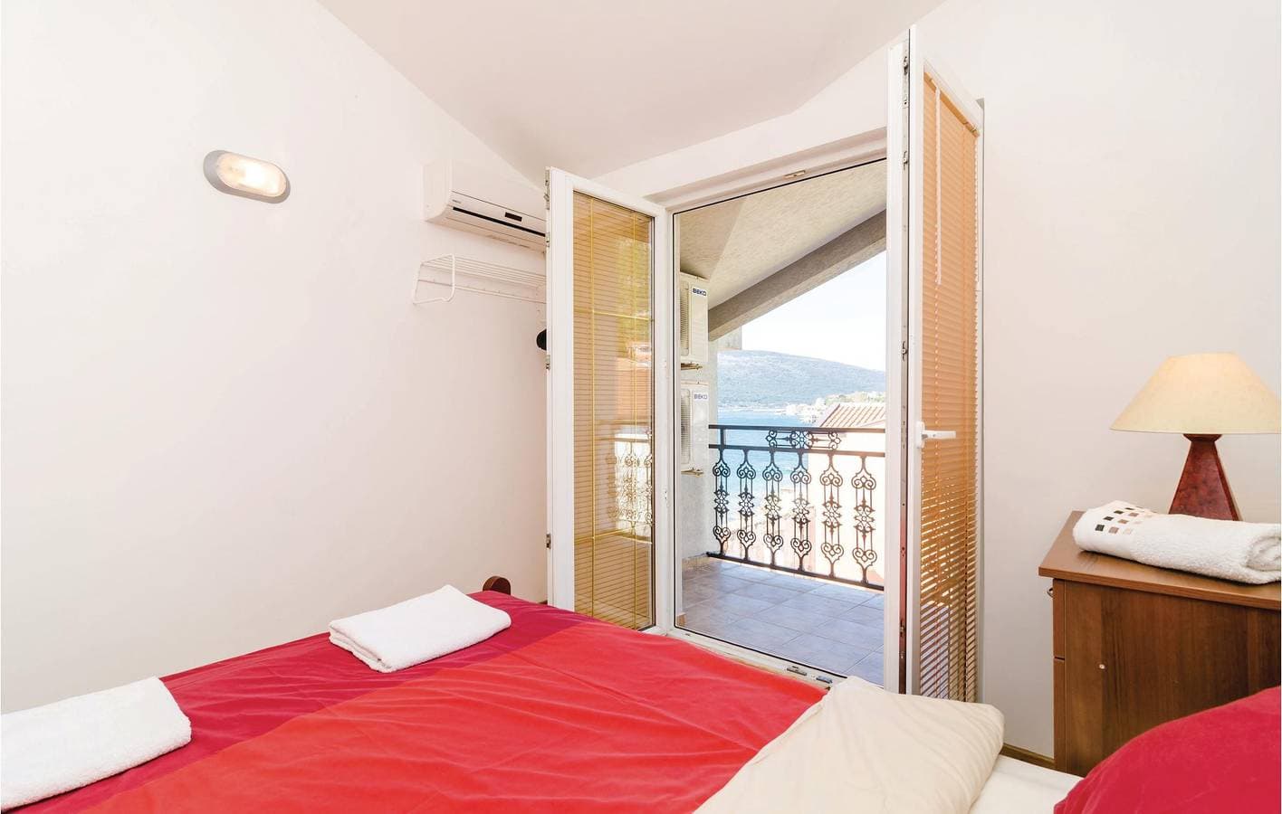 Foto 13 von 19: Ferienwohnung für 6 Personen mit Terrasse