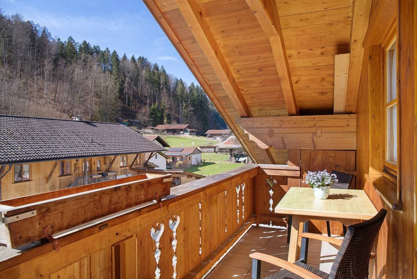 Foto 9 von 31: Ferienwohnung 'Bergkristall' mit Bergblick, Balkon und Wi-Fi