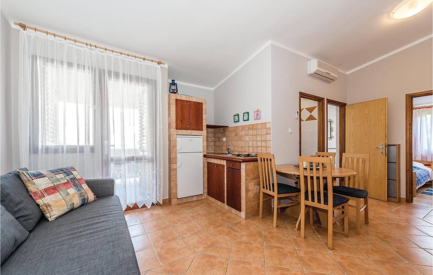 Foto 5 von 21: Gemütliche Ferienwohnung mit Terrasse, 200 m vom Strand Camp Vala entfernt