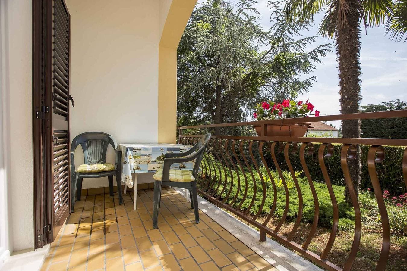 Ferienwohnung mit Terrasse  1
