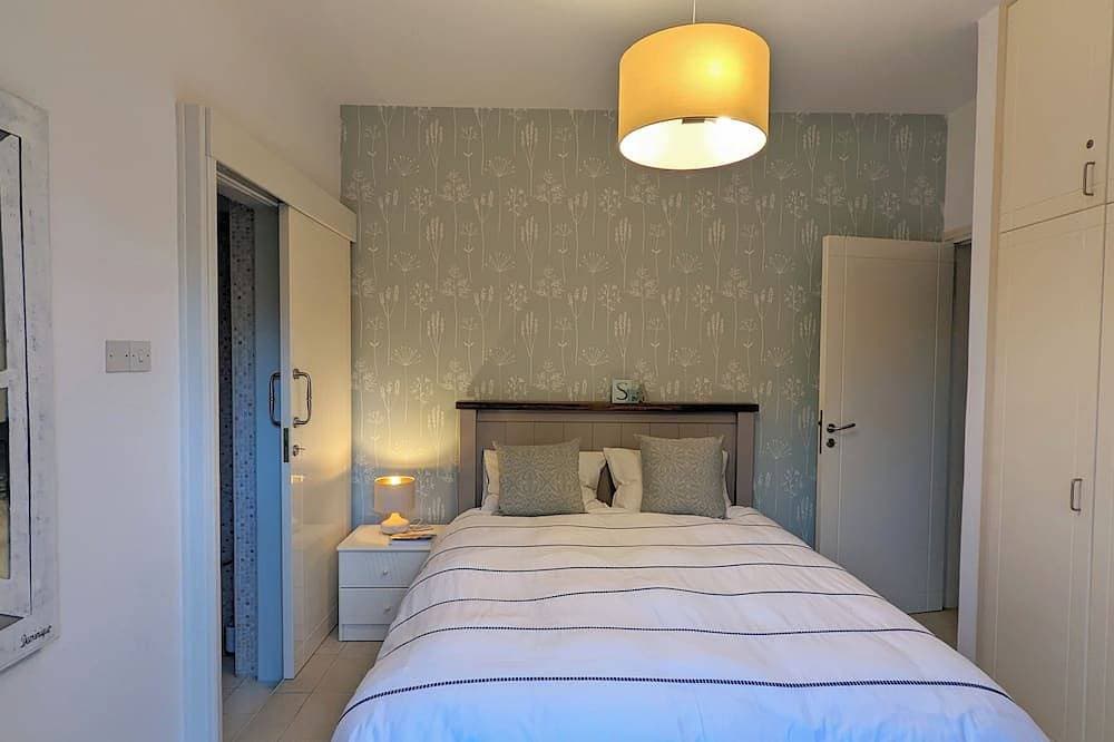 Foto 2 von 24: Best location- Harbour and promenade,  2Br/2 baths apartment with private garden