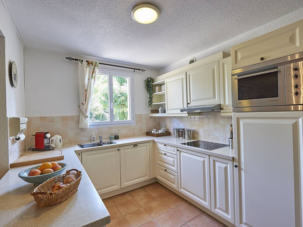 Foto 4 von 40: Freundliche Villa Flucht
