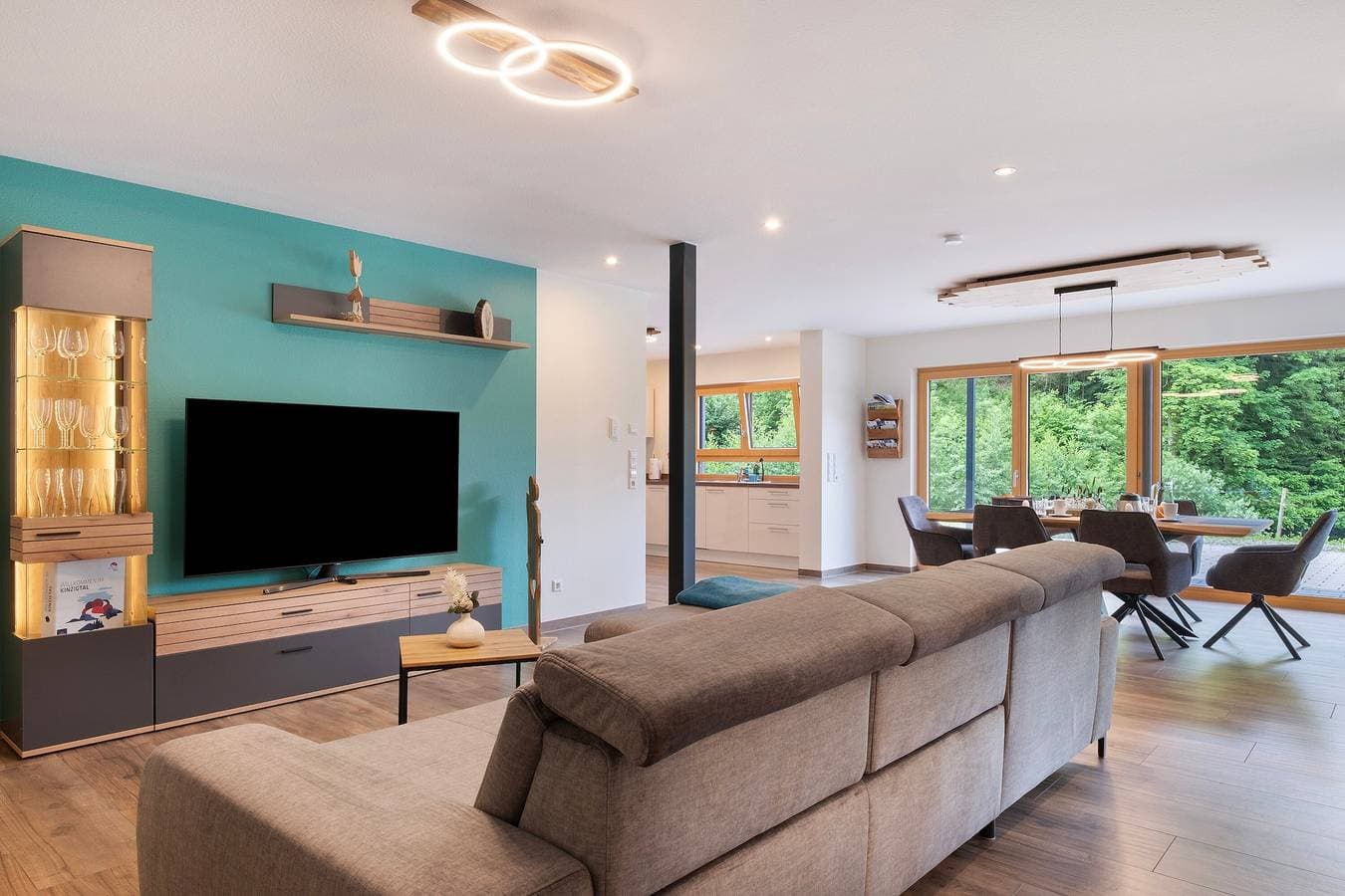 Foto 4 von 36: Ferienwohnung 'Waldblick Mühlenbach' mit Bergblick, privater Terrasse und Wi-Fi