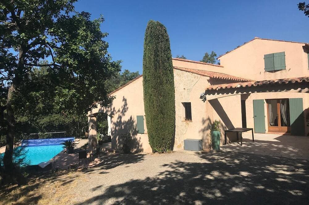 Foto 9 von 19: Charming villa between sea and mountains