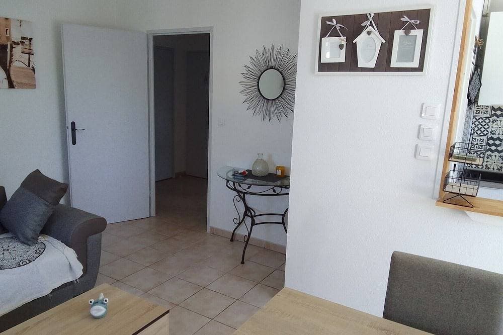Foto 8 von 14: \"Les Baigneurs\" Apt 3 * very quiet in resi 2 bedrooms and balcony. Private parking lot