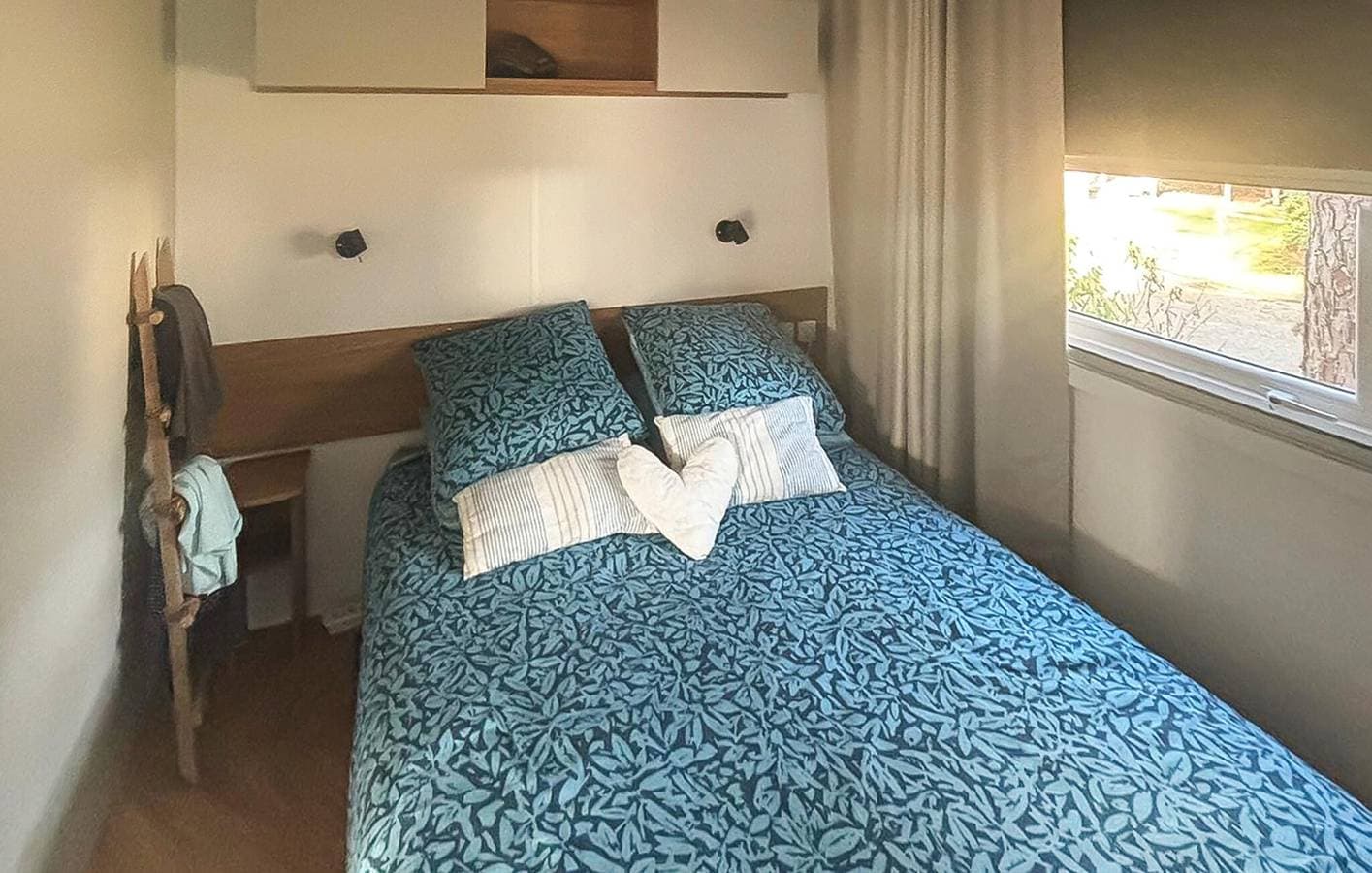Foto 10 von 30: Gemütliches Mobilheim mit Pool, Garten & WiFi in der Nähe des Restaurants Les Pinèdes