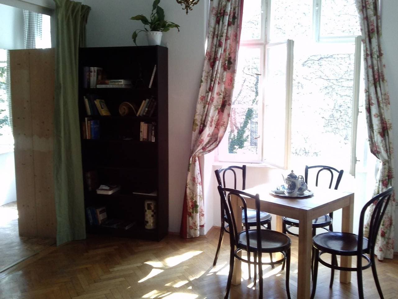 Foto 5 von 16: Wohnung in Hernals mit Garten- und Strassenblick