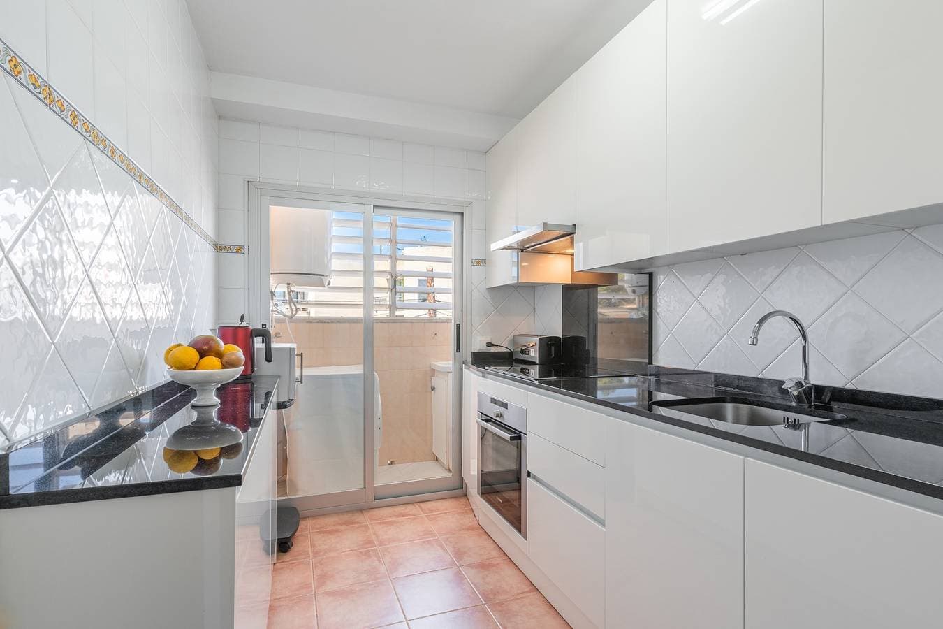 Foto 8 von 25: Ferienwohnung "Veleta II" nahe Strand mit Meerblick, Gemeinschaftspool und WLAN