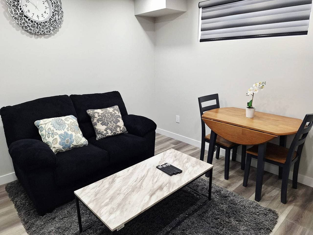 Foto 5 von 33: Gemütliche Suite mit zwei Schlafzimmern im Untergeschoss