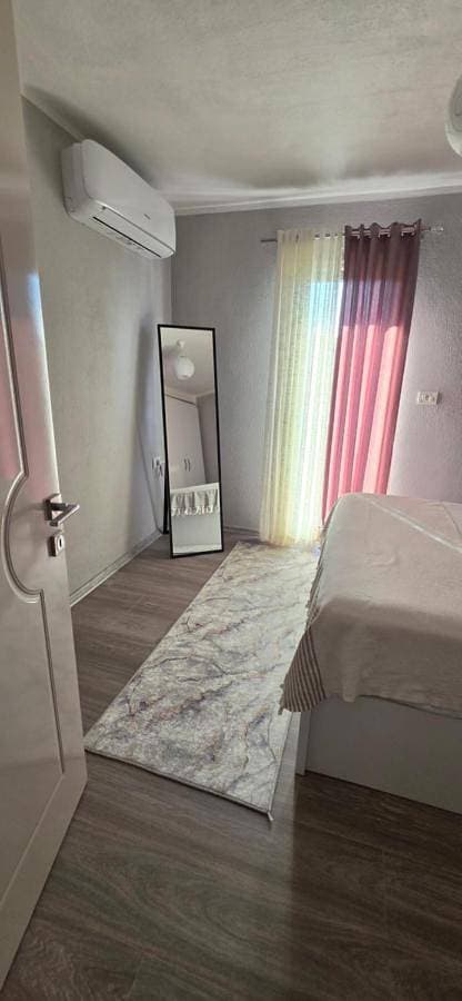 Foto 3 von 11: Double Room with Shared Bathroom