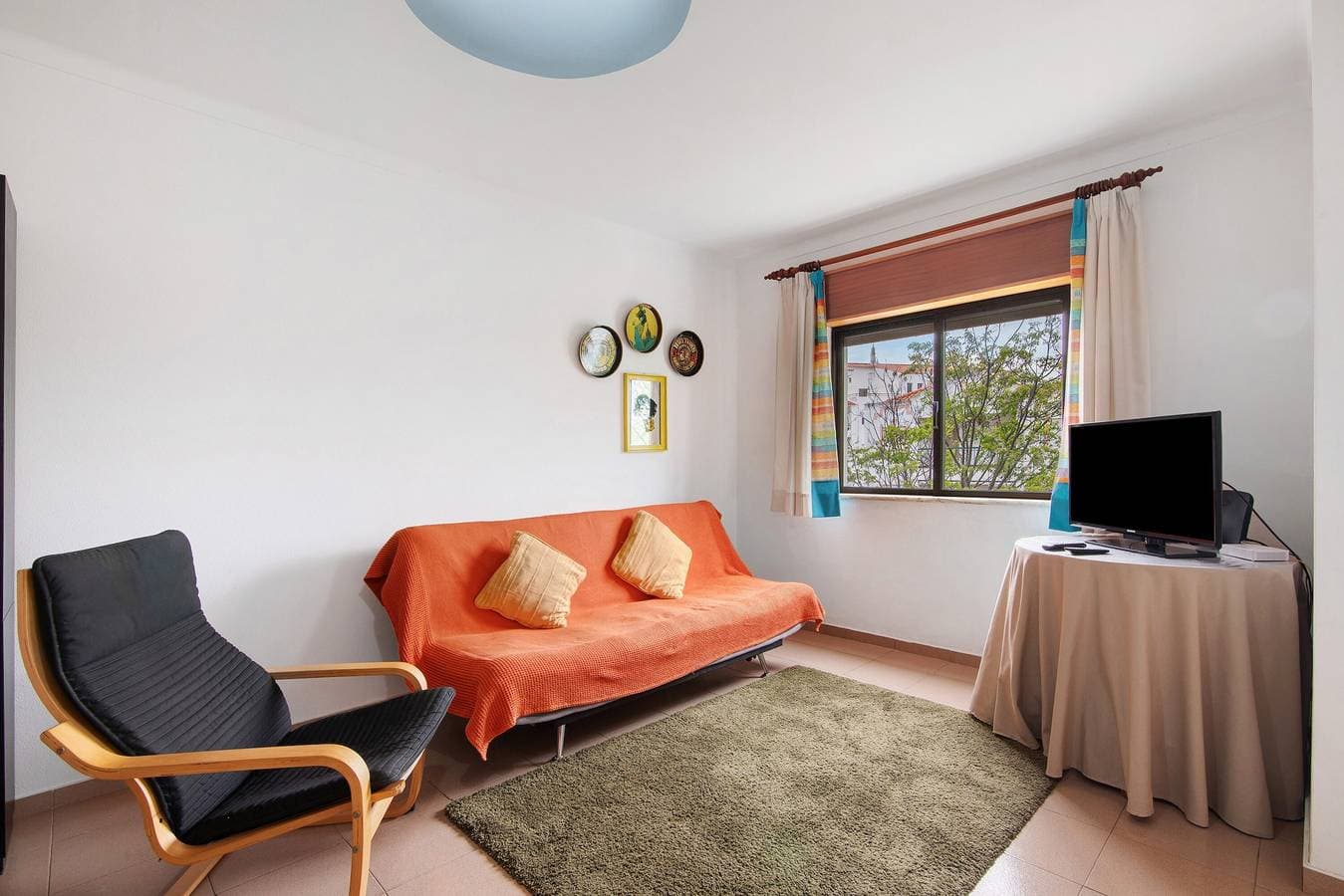 Foto 3 von 31: Ferienwohnung 'Beach House-5 Minutos A Pé Da Praia' mit Gemeinschaftsgarten, Wi-Fi und Klimaanlage