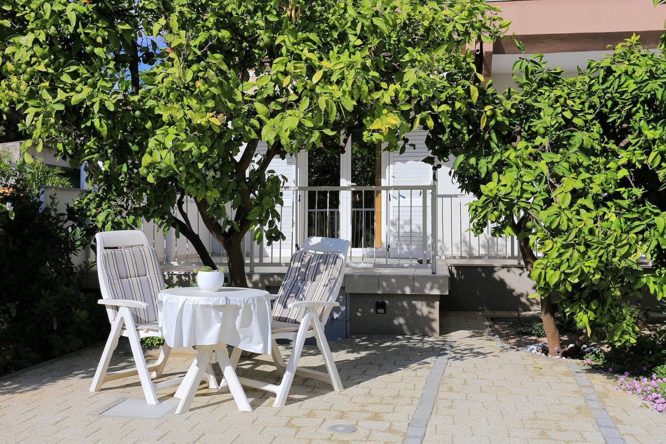 Foto 9 von 35: 2-Zimmer-Ferienwohnung am Strand Grebastica, Sibenik A-10366-a
