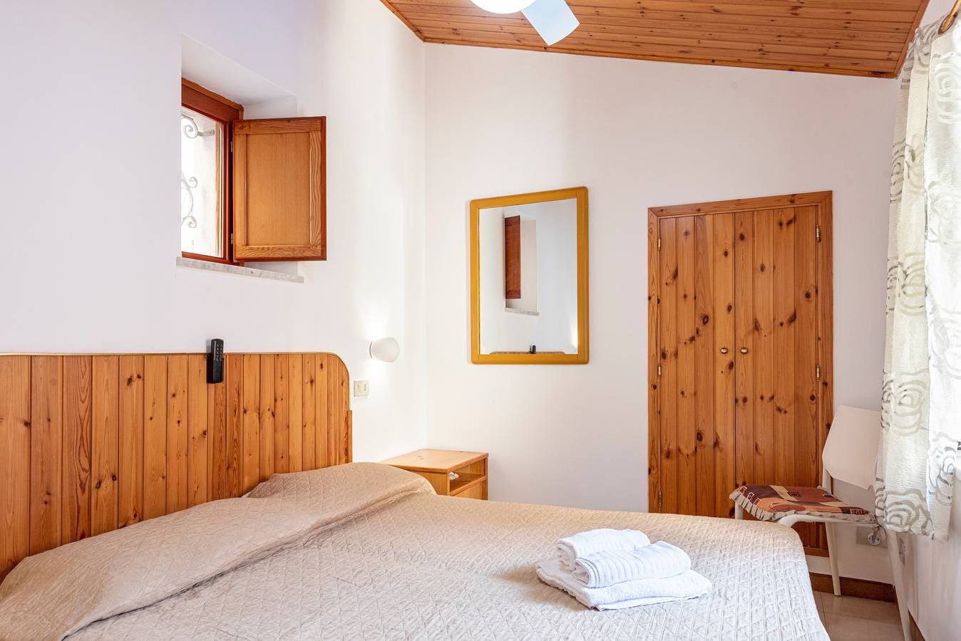 Foto 6 von 20: Apartment „La Casetta Della Rocca“ mit Bergblick, WLAN und Klimaanlage