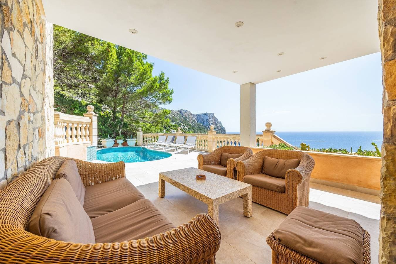 Foto 2 von 45: Villa "Cala Llamp" mit Panoramablick auf das Meer