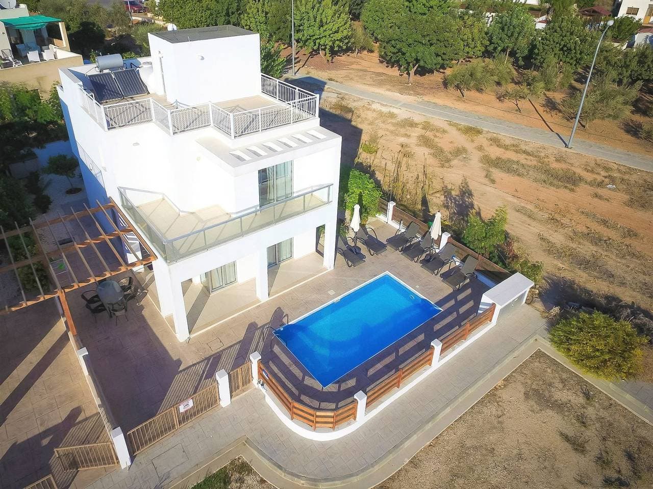 Foto 10 von 26: Great Coral Bay Villa | Villa Coral Bay Epta | 3 Bedrooms | Private Pool