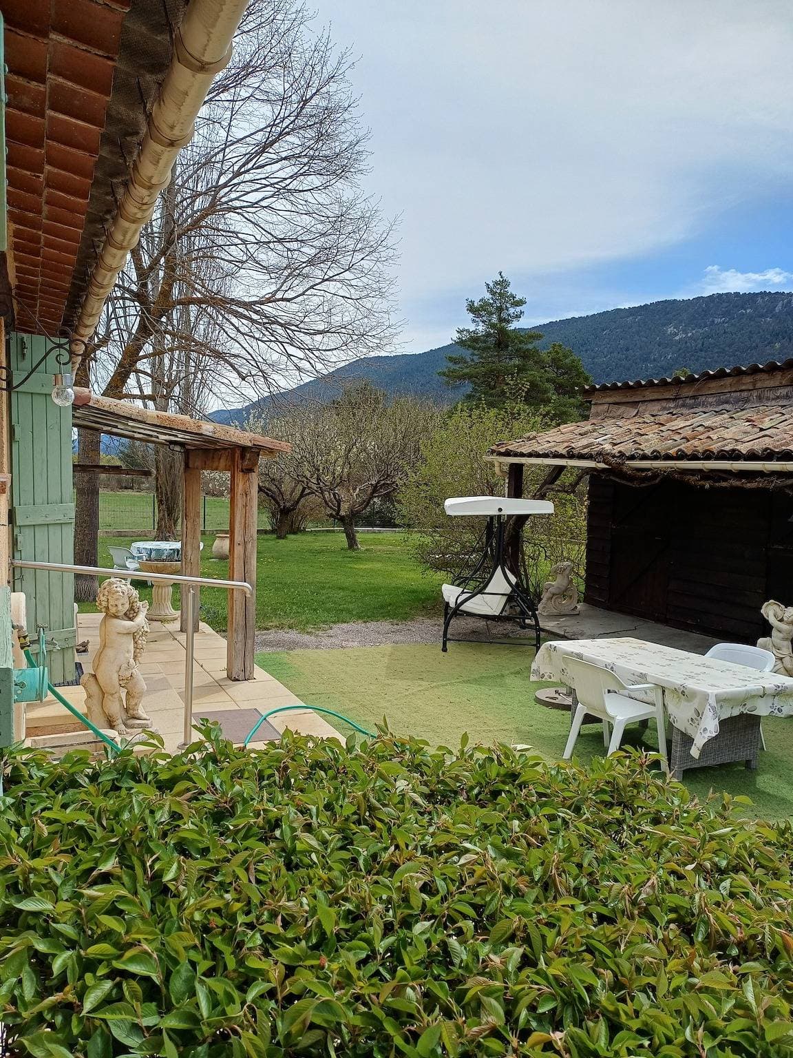 Foto 9 von 45: Villa La Myreclose mit Bergblick, privater Terrasse und WLAN