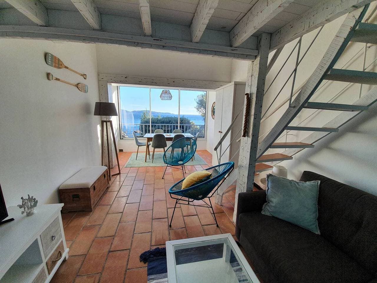 Foto 13 von 17: Großes Studio mit Mezzanine, Meerblick, Parkplatz und Klimaanlage nahe Calanque de la Cron