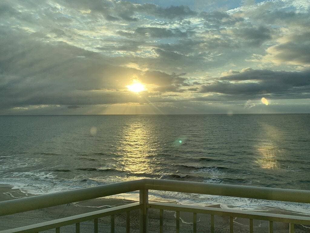 Foto 3 von 50: Oceanfront Oasis in Myrtle Beach at South Beach