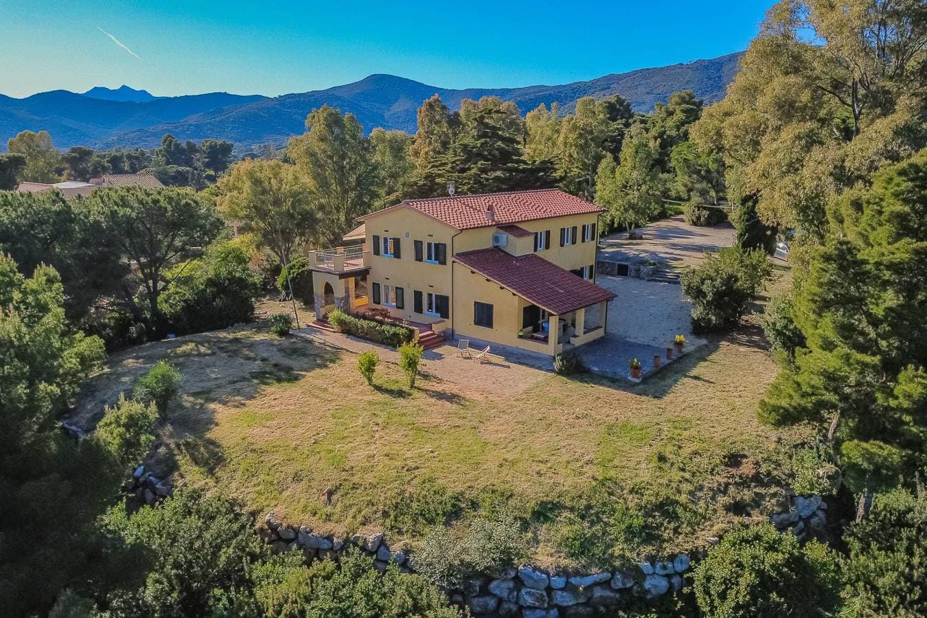 Foto 9 von 45: Ferienhaus für 8 Personen mit Terrasse