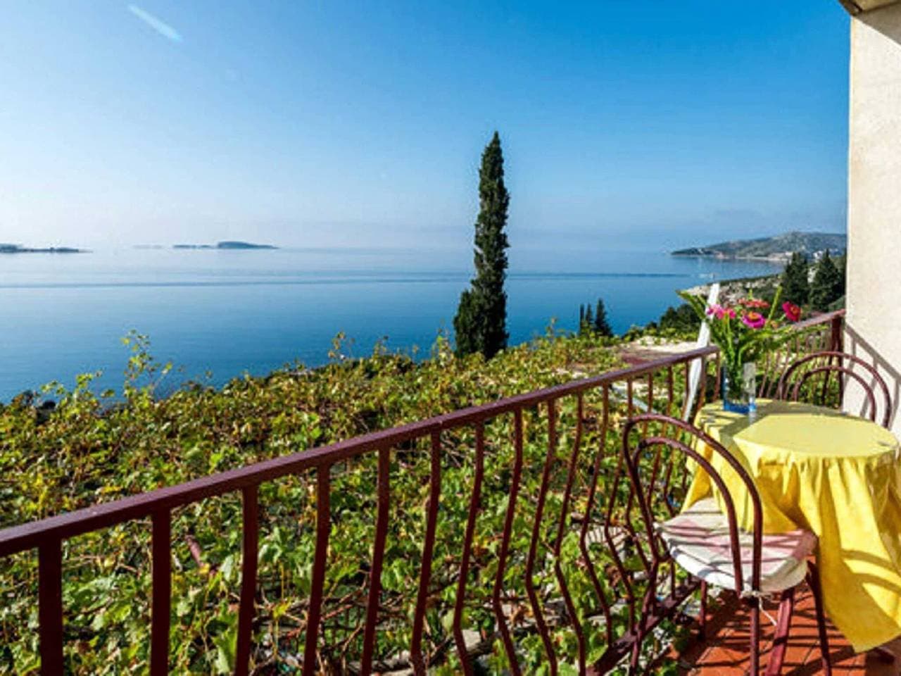 Guest House Fontana - One Bedroom Apartment with Balcony and Sea View 1