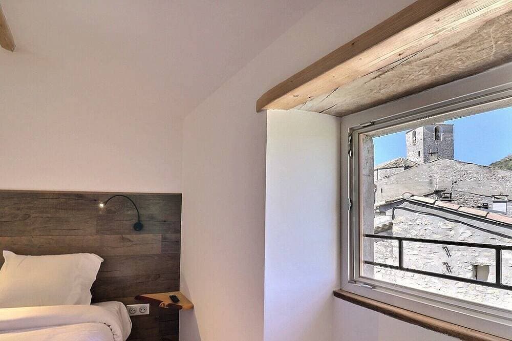 Foto 2 von 19: Le Figuier Vacation Rental - Angel Rentals in Southern Ardèche, Sleeps 4, with Private Courtyard