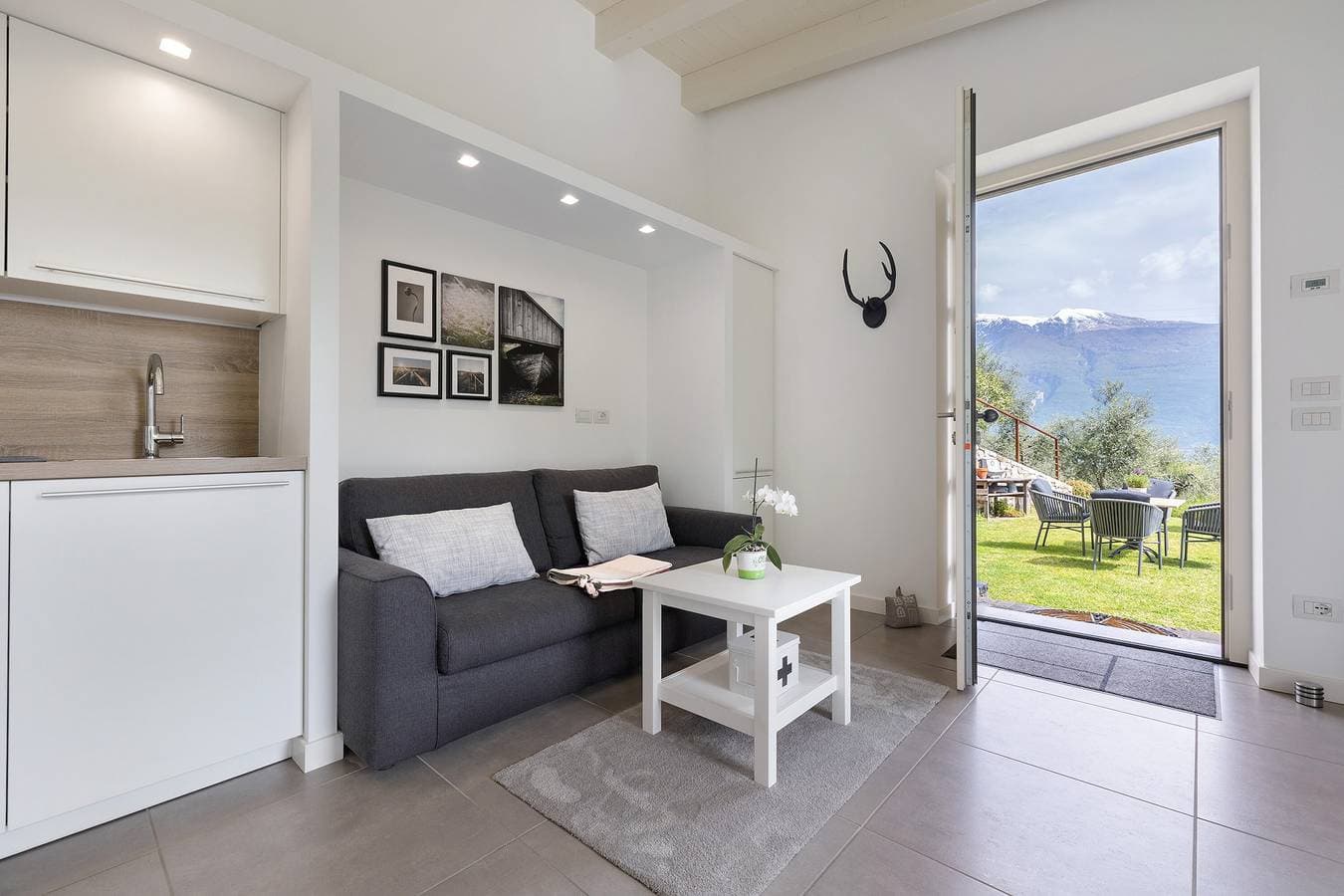 Foto 7 von 23: Ferienwohnung "Ca' Scaì Agrifugium Olivia" mit Seeblick, Gemeinschaftspool und WLAN