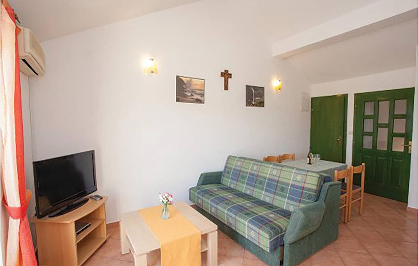 Foto 13 von 35: Charmante Wohnung mit Terrasse, 300 m zur Küste und mit guter Anbindung an das Stadtzentrum