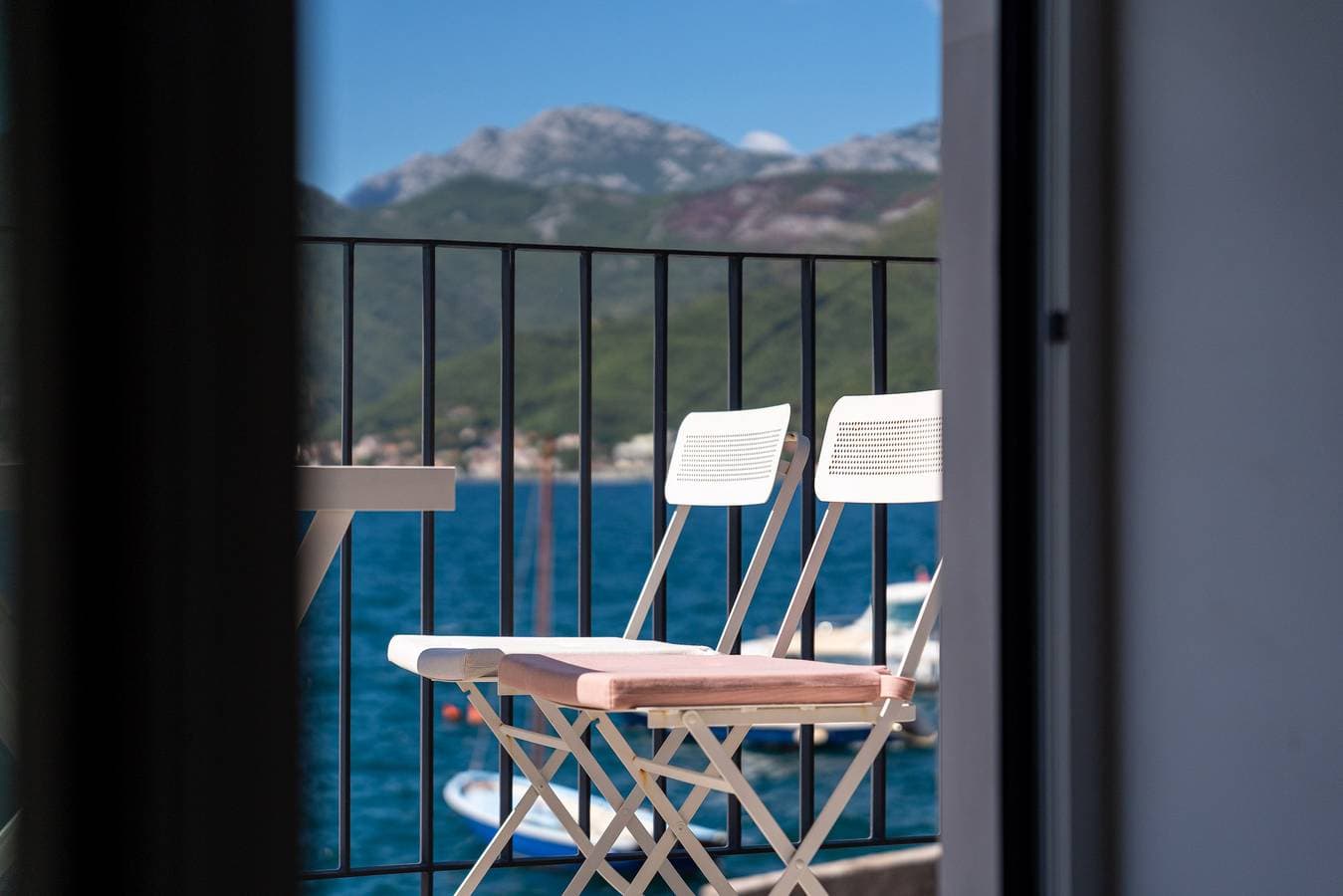 Foto 10 von 89: Villa Lastva ist eine Fünf-Sterne-Luxusvilla am Meer mit privatem Pool