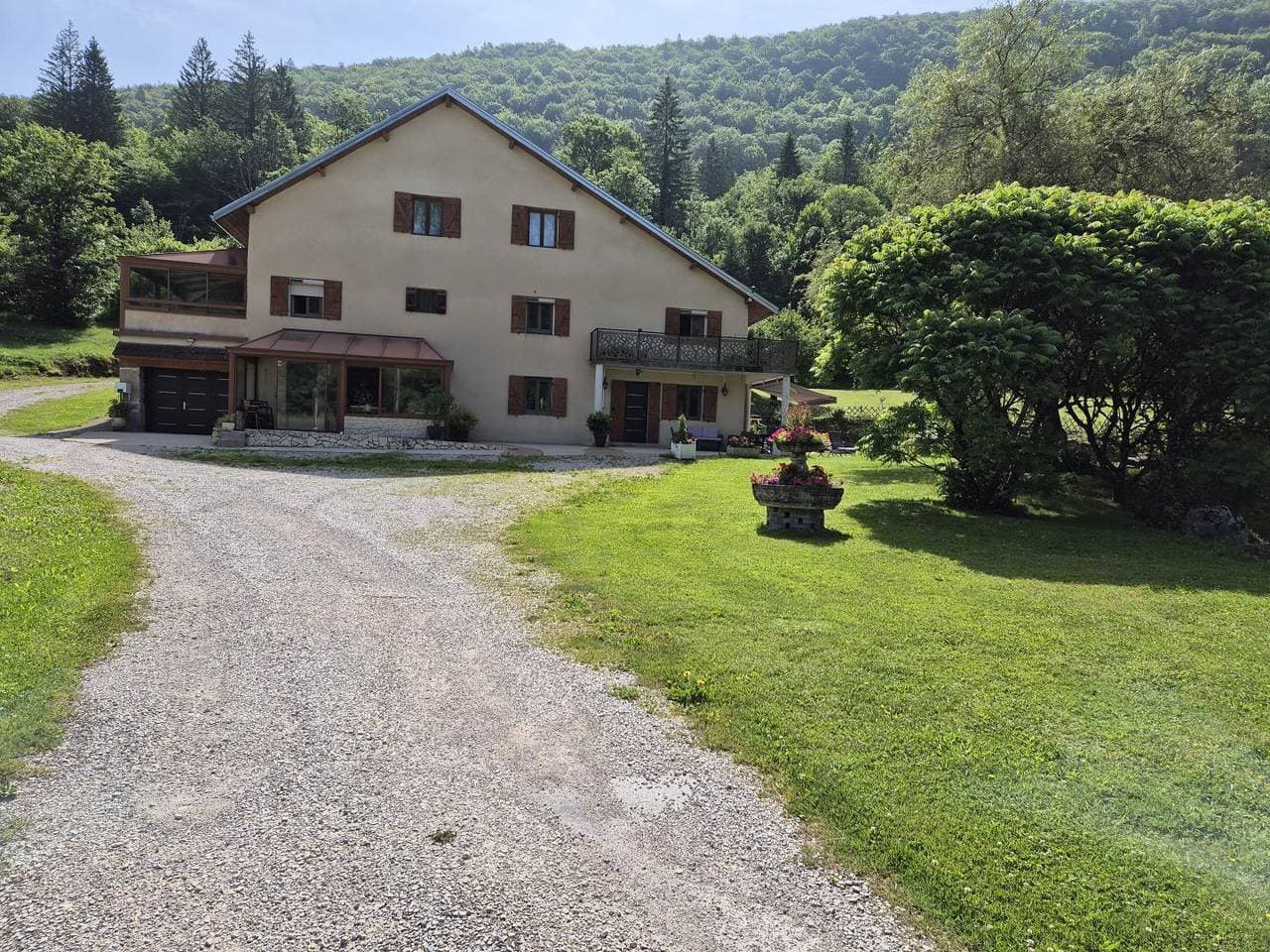 Foto 2 von 20: Gemütliche 90 qm große Wi-Fi Gite mit Garten und Kamin.
