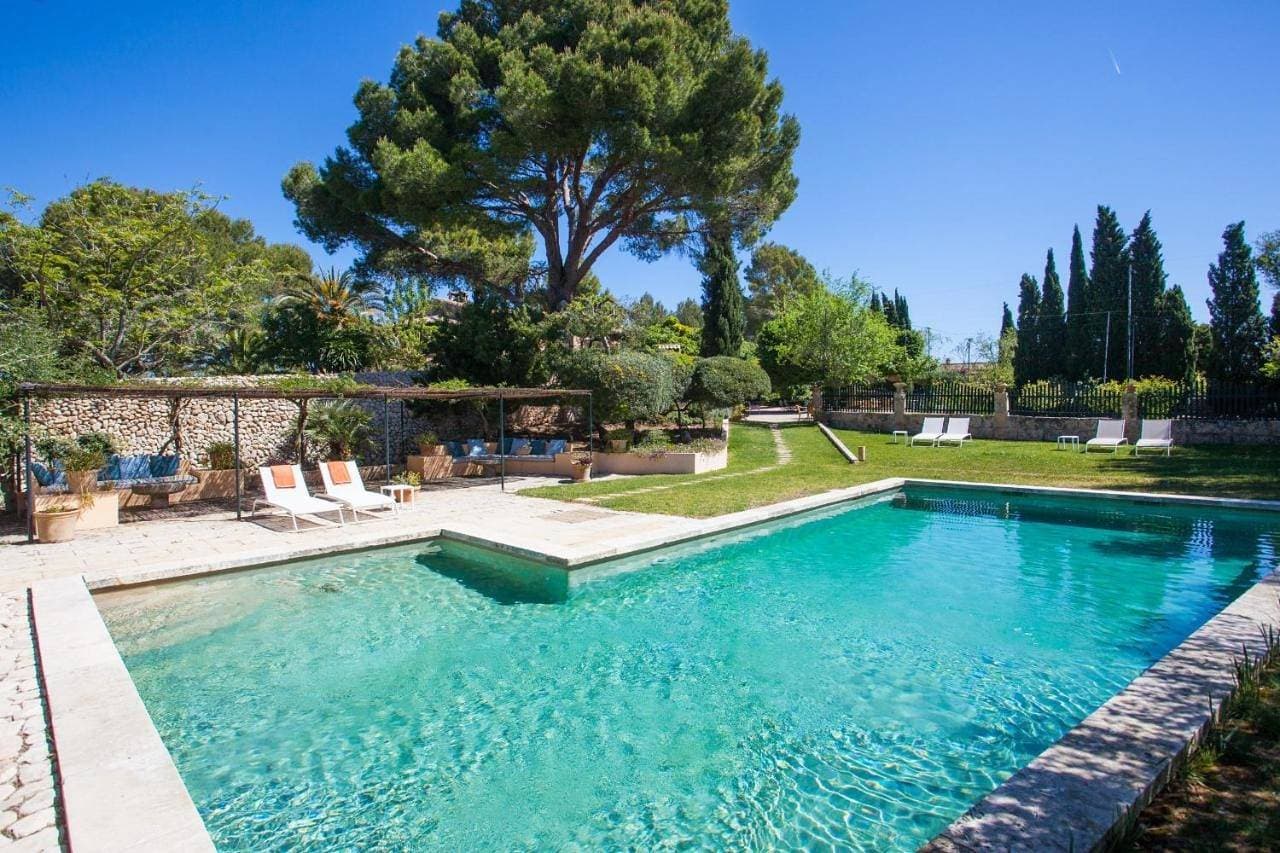 Oliver Moragues Grandhouse & Vineyard 1