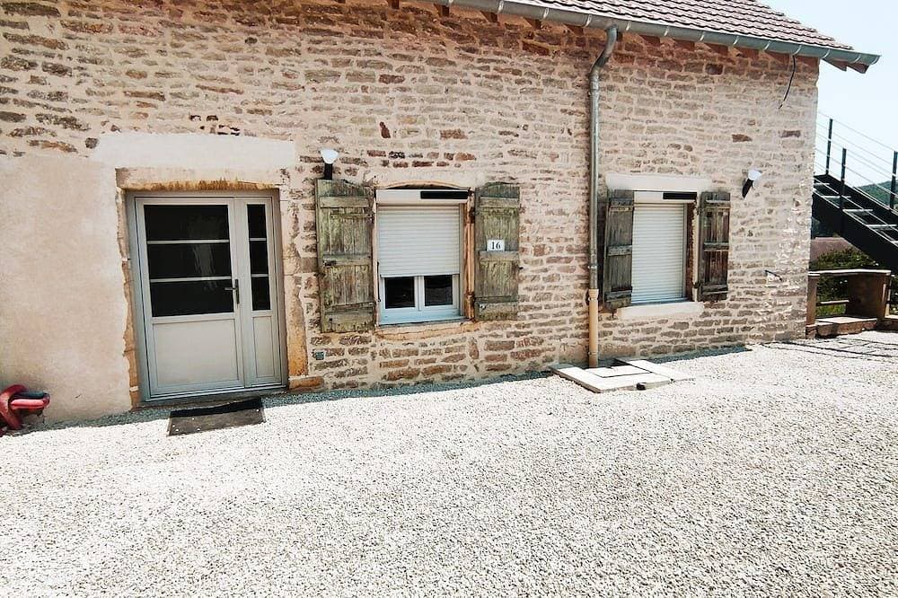 Foto 9 von 24: Gîte du Moulin Brochat mit Gemeinschaftsraum mit Whirlpool