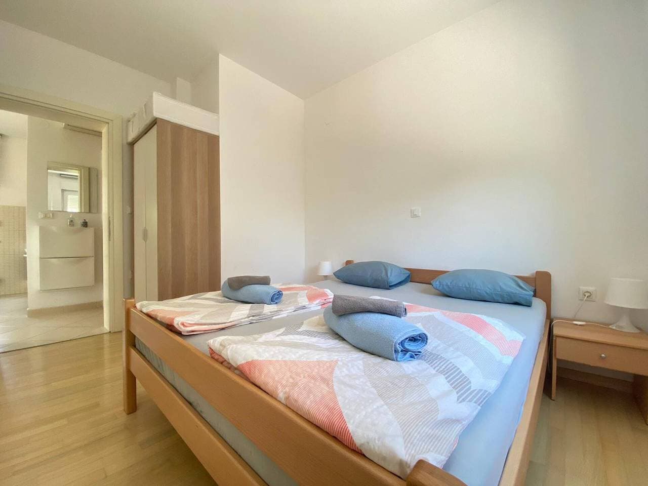 Foto 11 von 36: Haustierfreundliche Ferienwohnung Mediterraneo mit privatem Garten & Meerblick