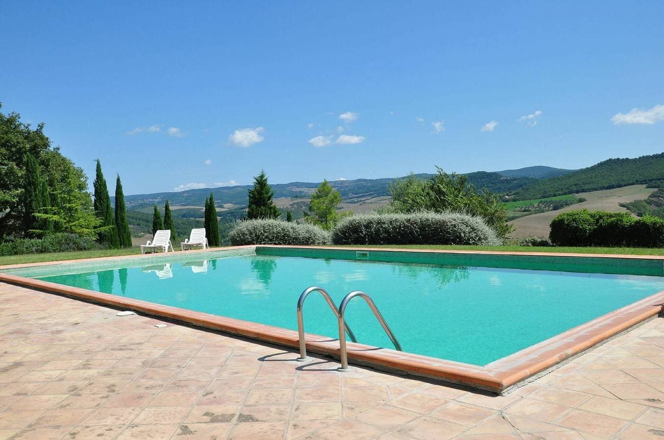 Foto 3 von 26: Ferienwohnung für 4 Personen mit Pool