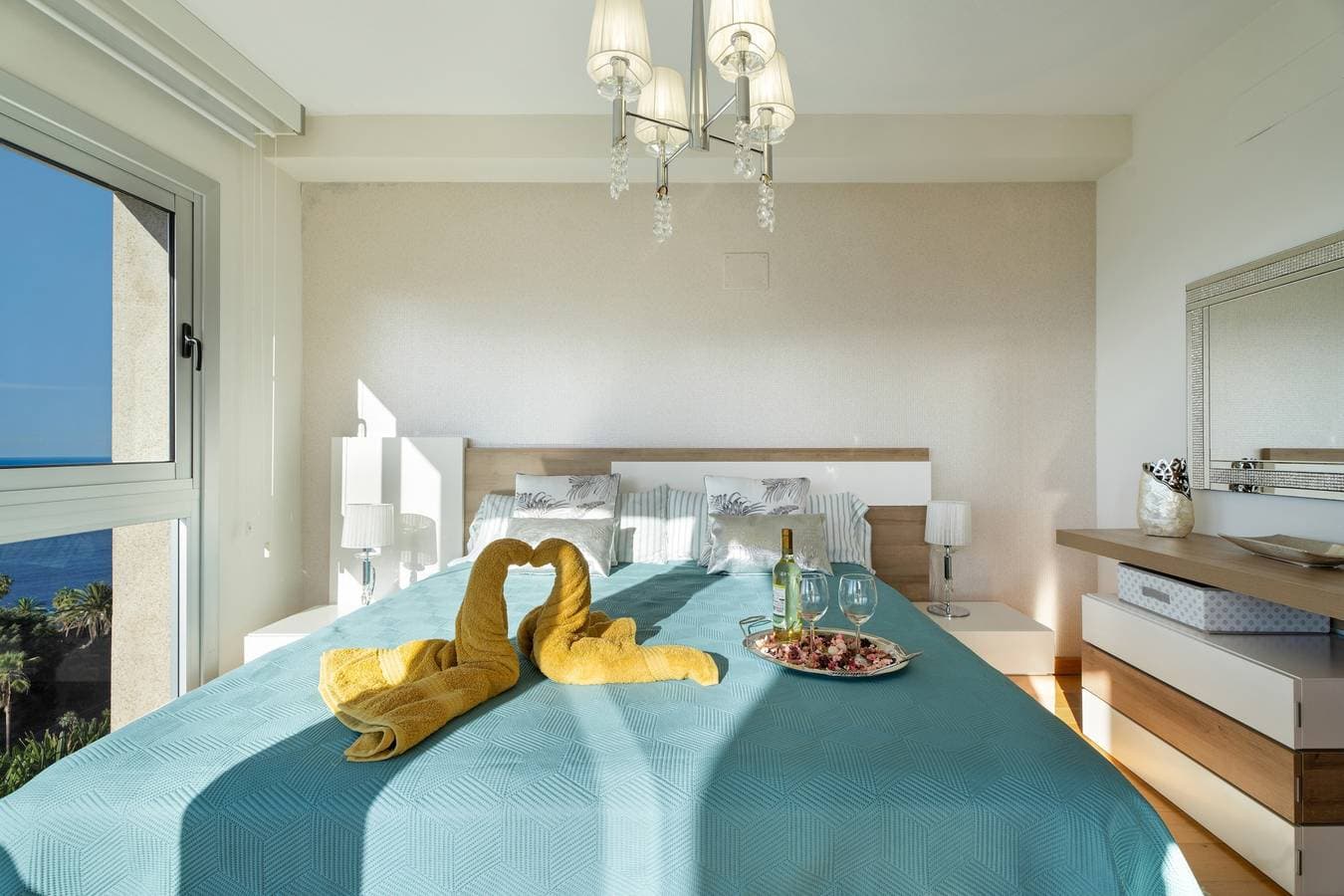 Foto 13 von 38: Ferienvilla 'Golden Horizon' mit Meerblick, Privat Pool und Wi-Fi