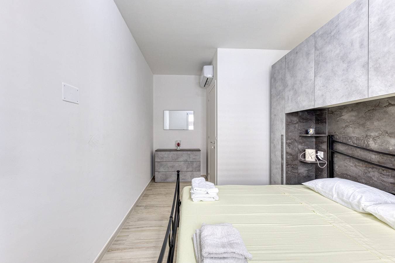 Foto 3 von 14: Ferienwohnung 'Stella Marina' mit privater Terrasse, WLAN und Klimaanlage