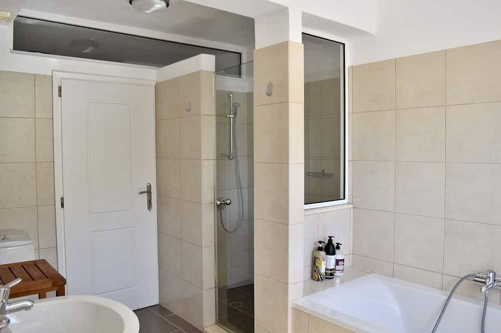 Foto 7 von 30: Abgeschiedene Villa für 6 Personen, privater Pool und Garten, vollklimatisiert, in der Nähe des Dorfes