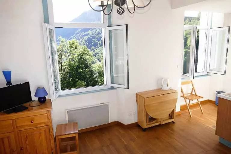 Studio-Kabine mit Garage Bergblick 1