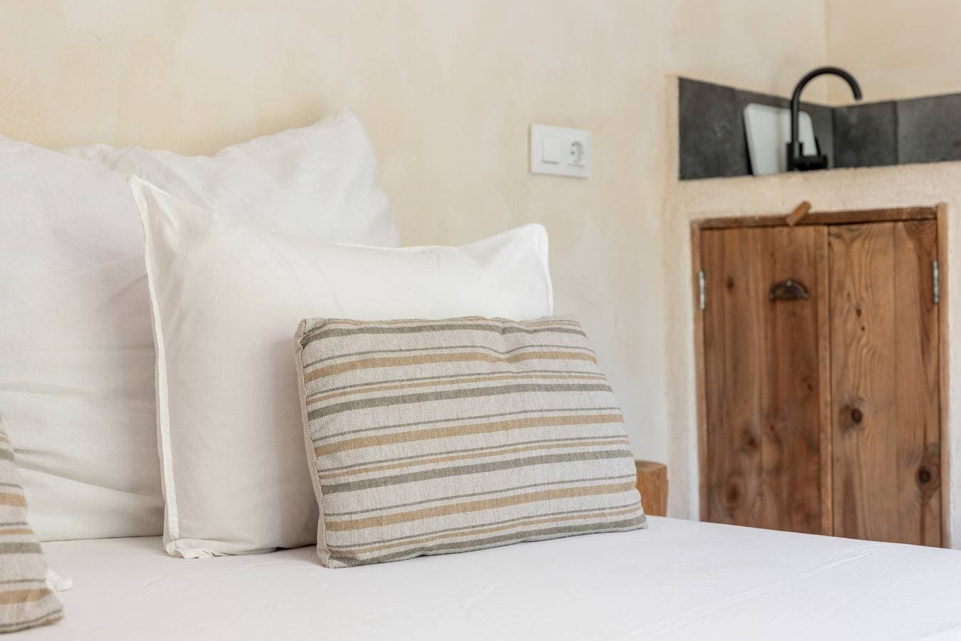 Foto 8 von 30: Landhaus 'Sa Caseta Mallorca Studio' mit Bergblick, Gemeinschaftspool und WLAN