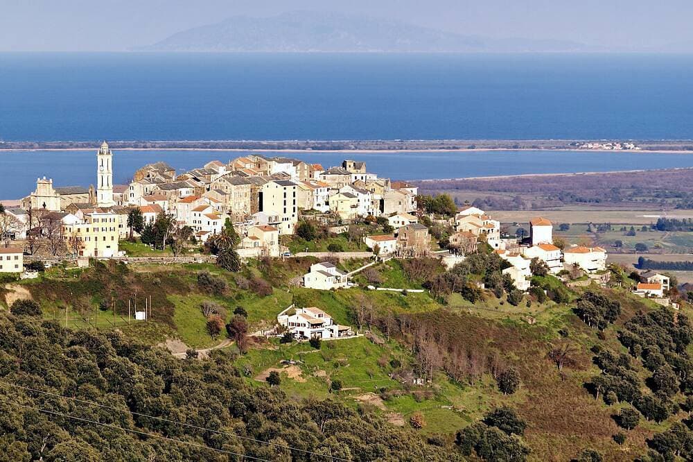Foto 13 von 18: Maison de Vacances Avec Piscine Privée en Corse