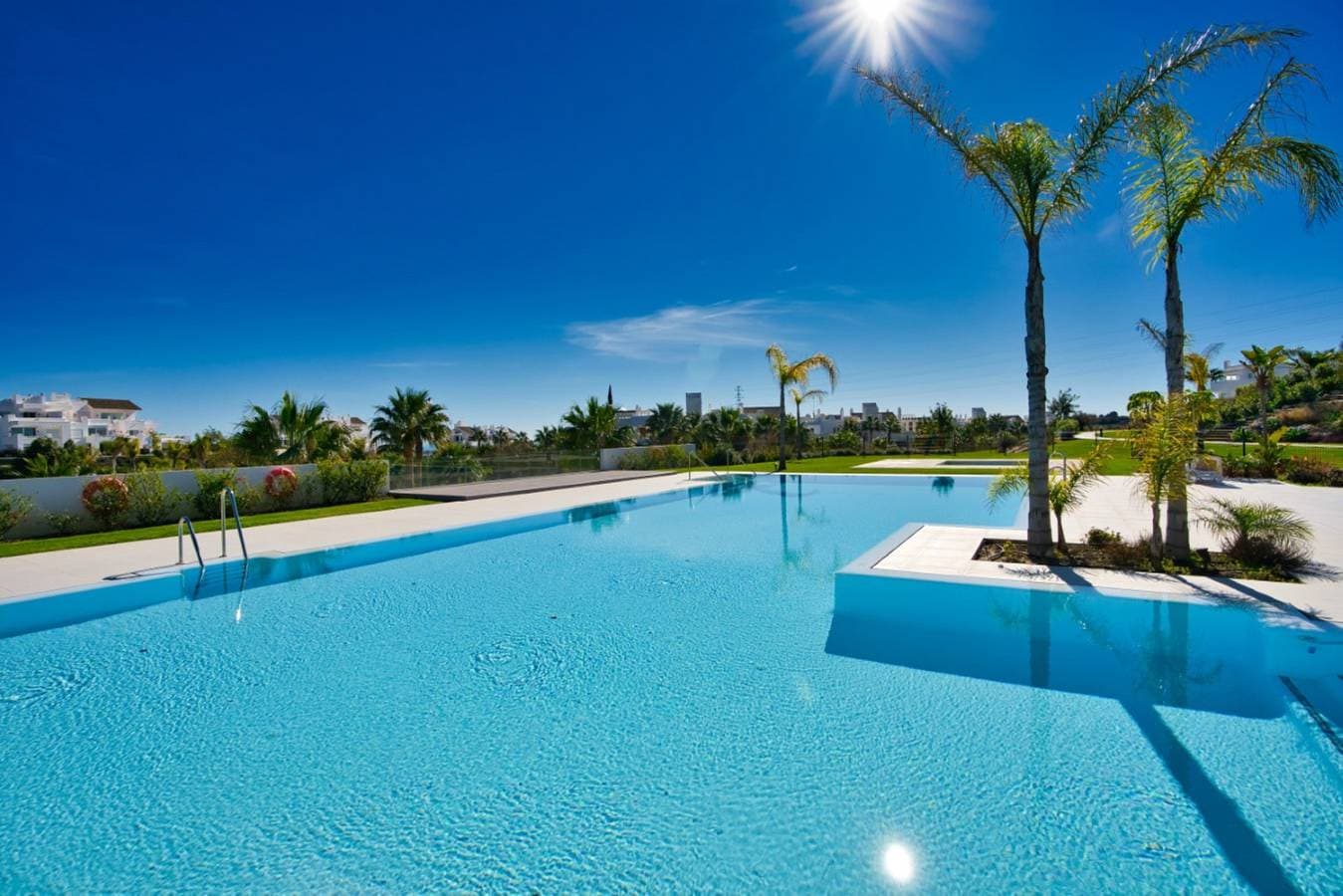 Foto 3 von 52: Stylish 3-Bed Apartment | Alcazaba Lagoon