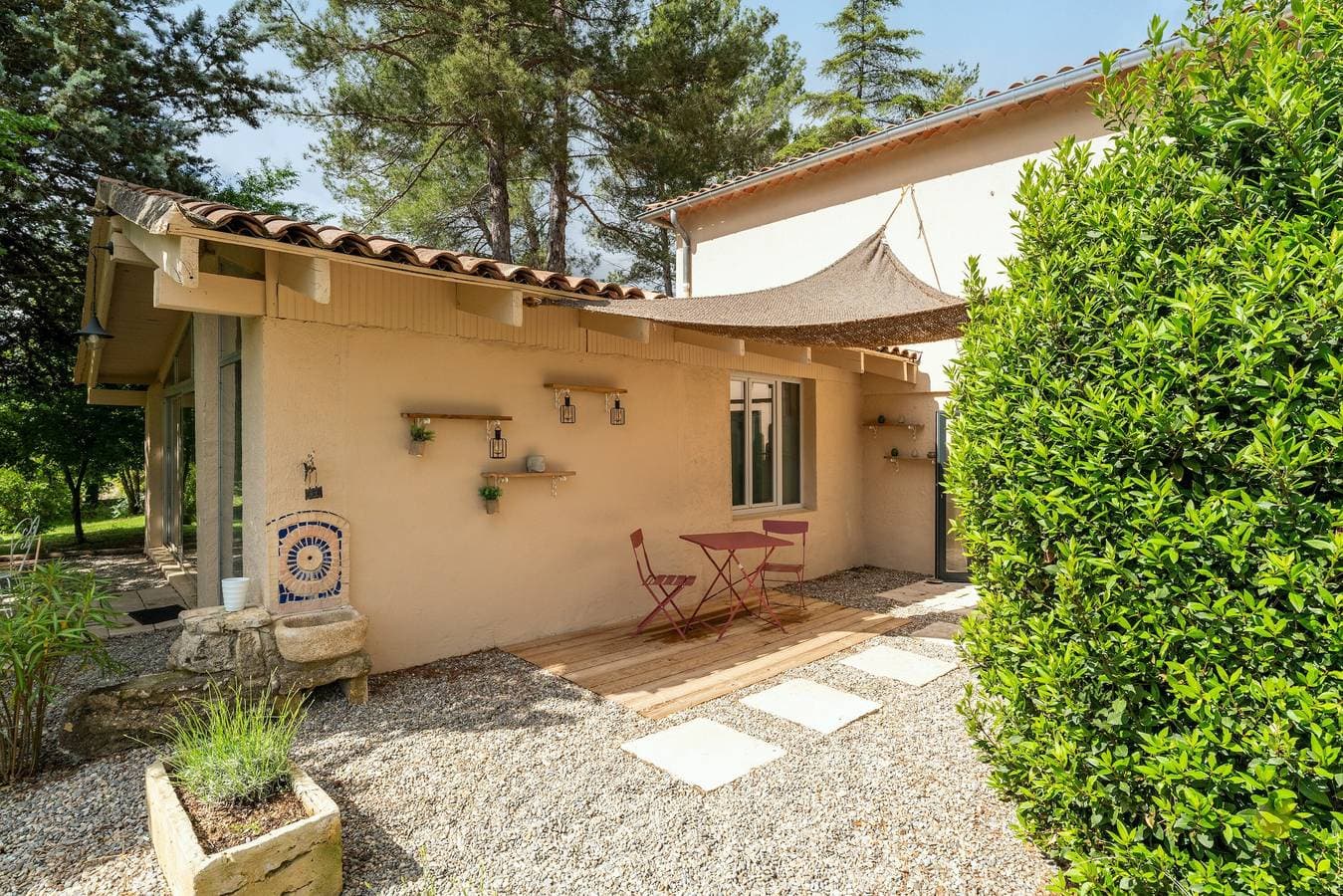 Foto 2 von 33: Gîte mit Pool am Fuße der Weinberge im Luberon – Maison Marvic Laurier T2