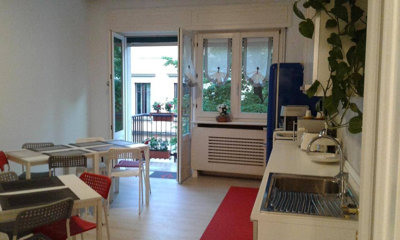 Foto 5 von 15: Basic Triple Room with Shared Bathroom