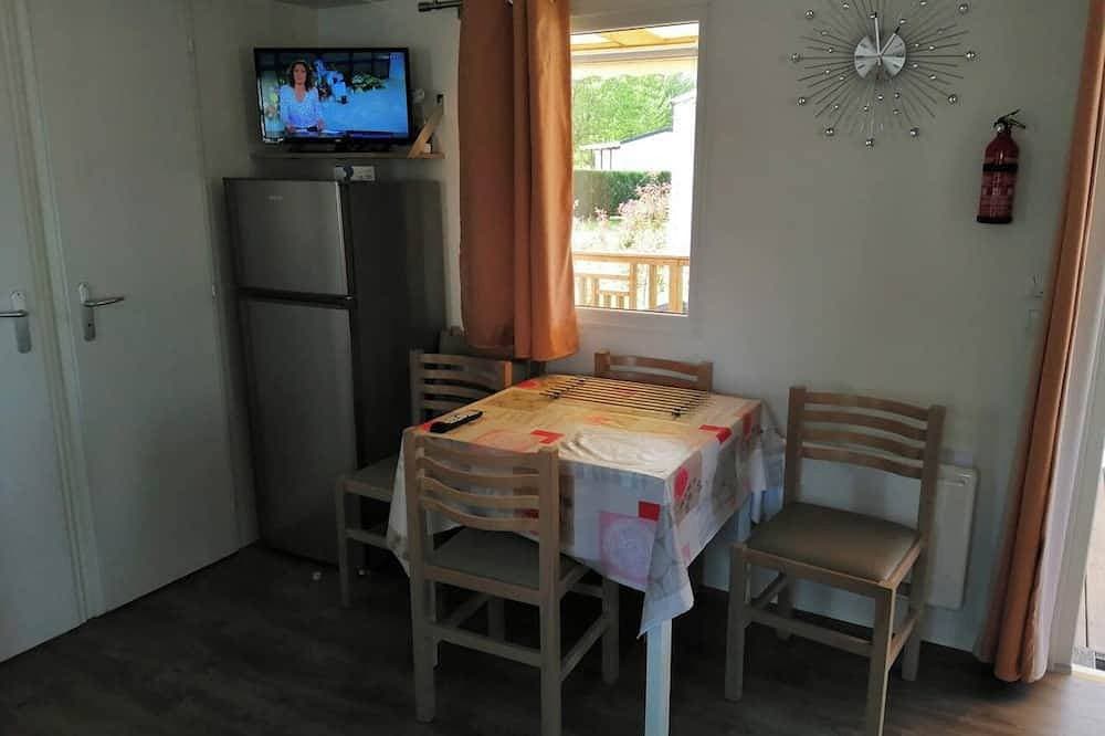 Foto 12 von 19: Homerez - Bungalow in Condrieu mit Pool