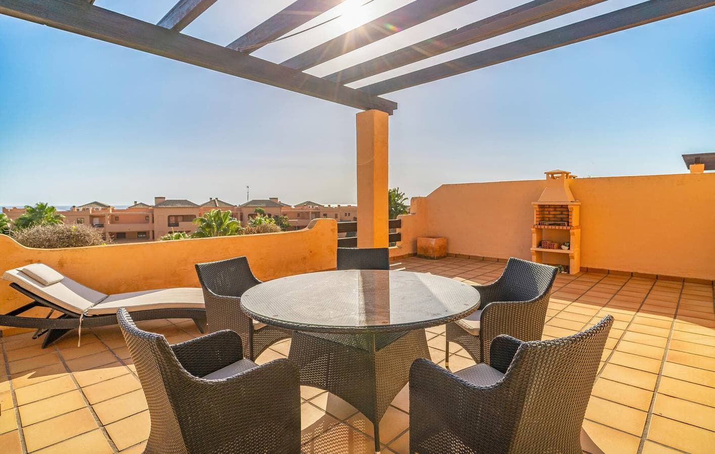 Foto 7 von 17: Apartment mit Meerblick, Pool, Terrasse und Parkplatz, 400m zum Strand