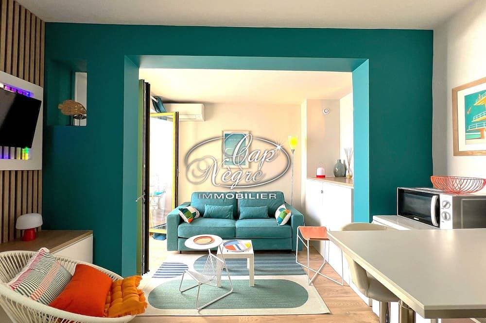 Modern studio with sea view and direct access to Cavalière Beach 1