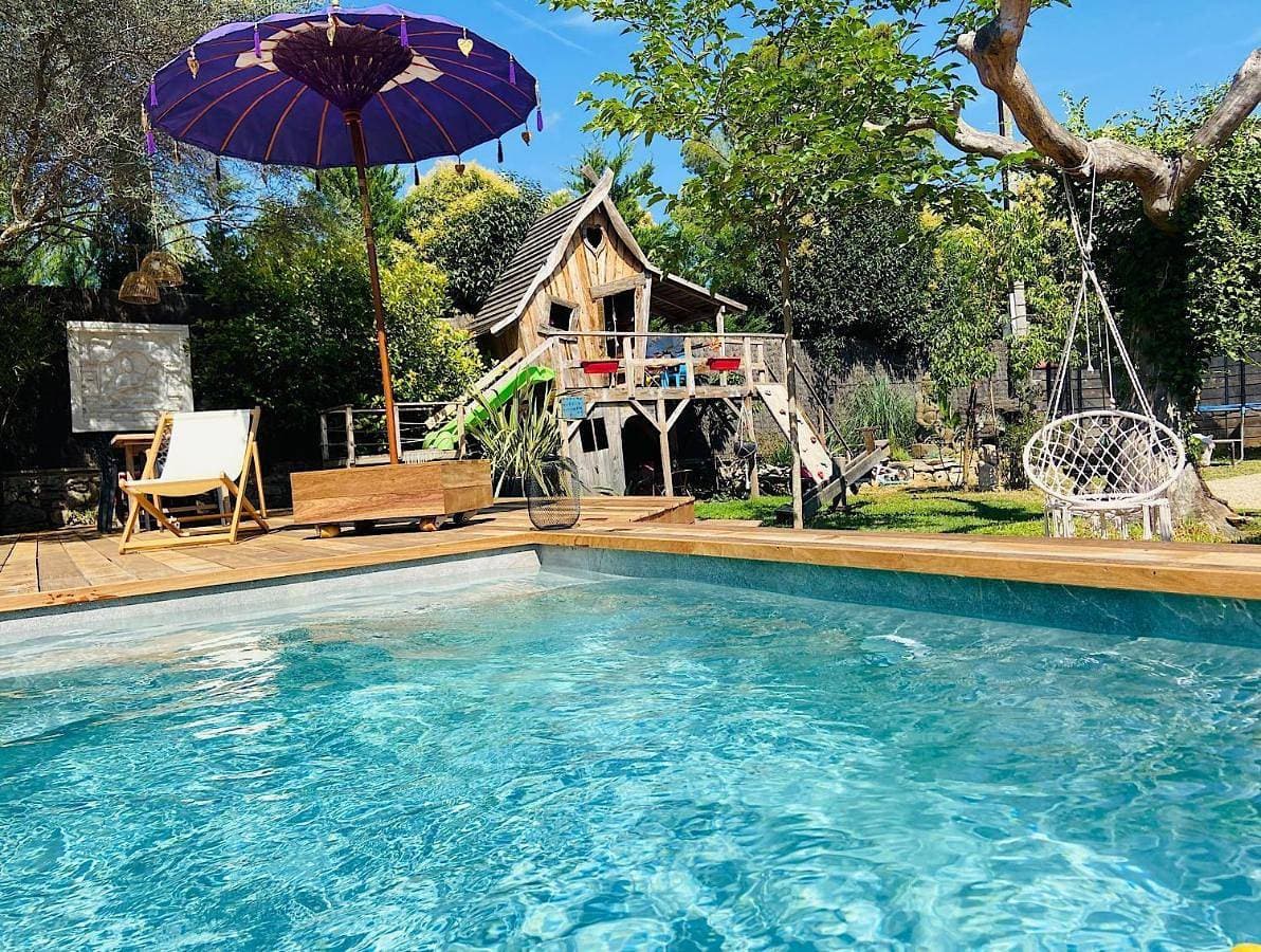 Villa Exotica et belle cabane en bois idéal famille 1