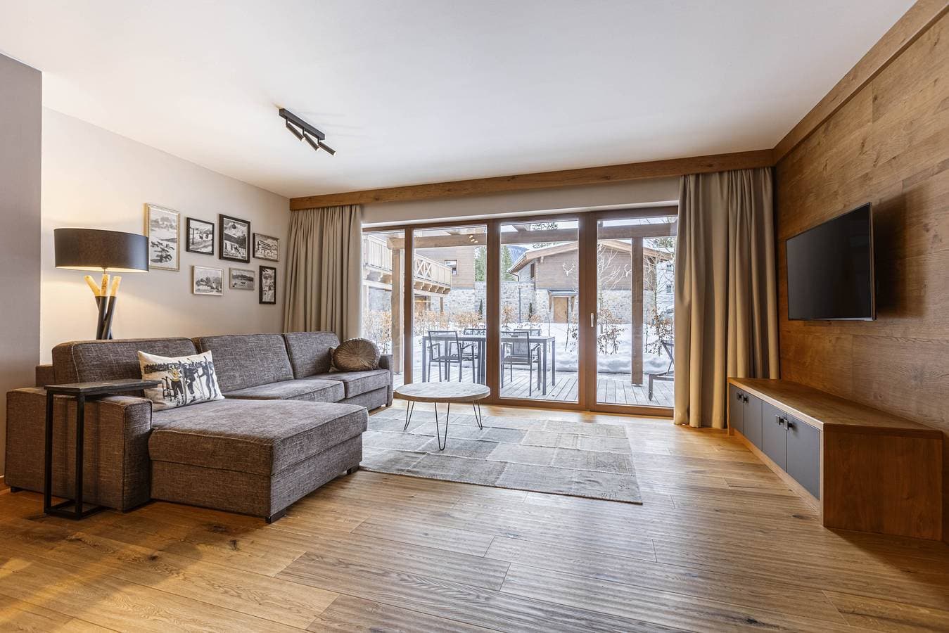Foto 2 von 21: Premium Ferienwohnung mit 2 Schlafzimmern & Garten