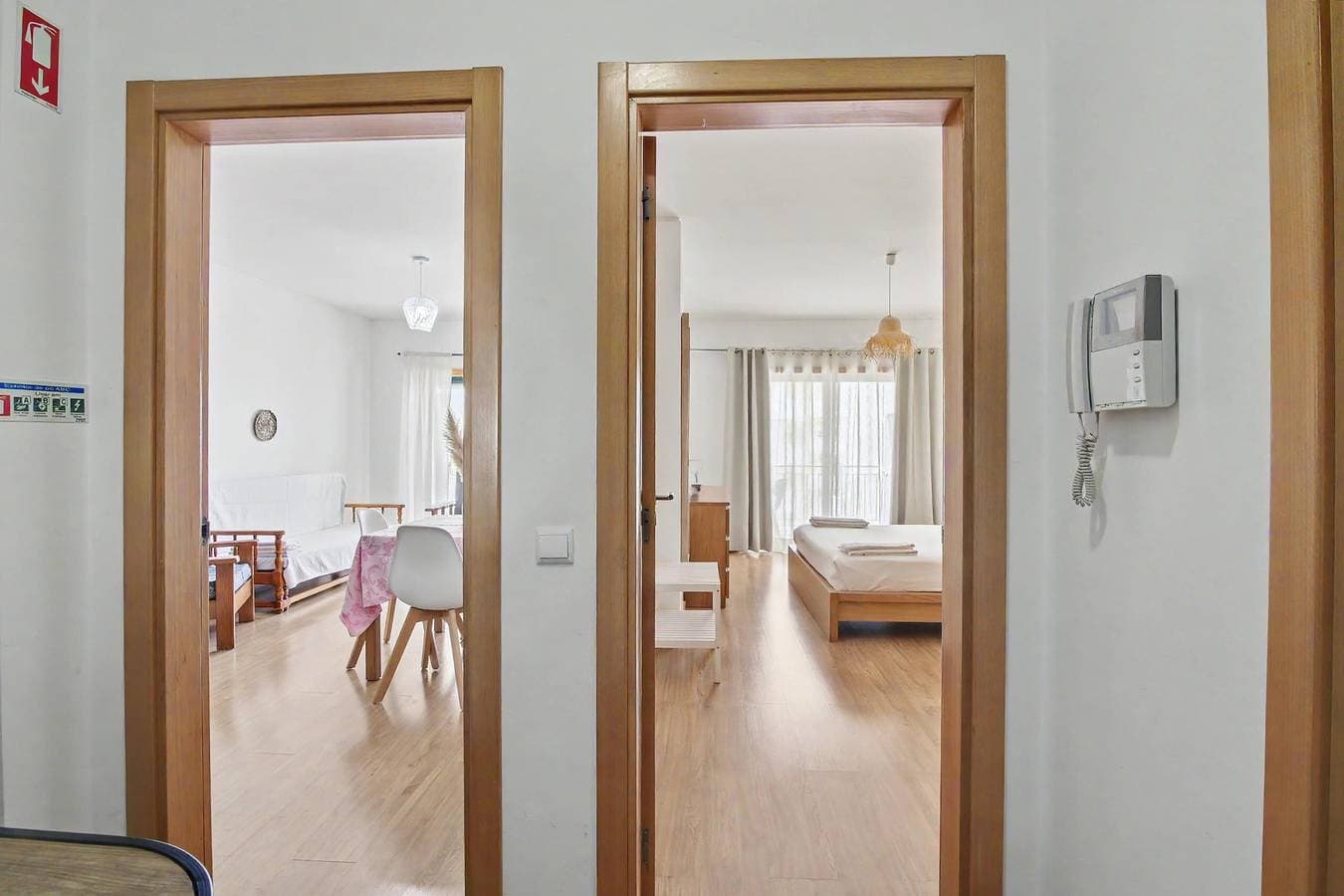 Foto 9 von 24: Apartment 'Ocean Terrace 3 B – mit Pool' mit Pool und Balkon